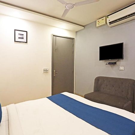 Hotel Raaso Inn Rohini Sec-16 By Arrow Делі Екстер'єр фото